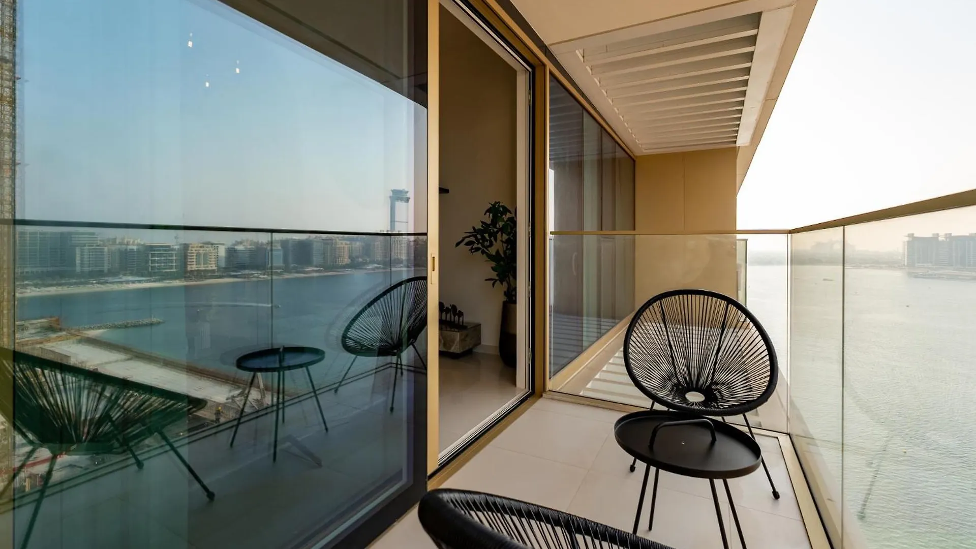 Grand Bleu, Emaar Beachfront - Mint Stay Дубай