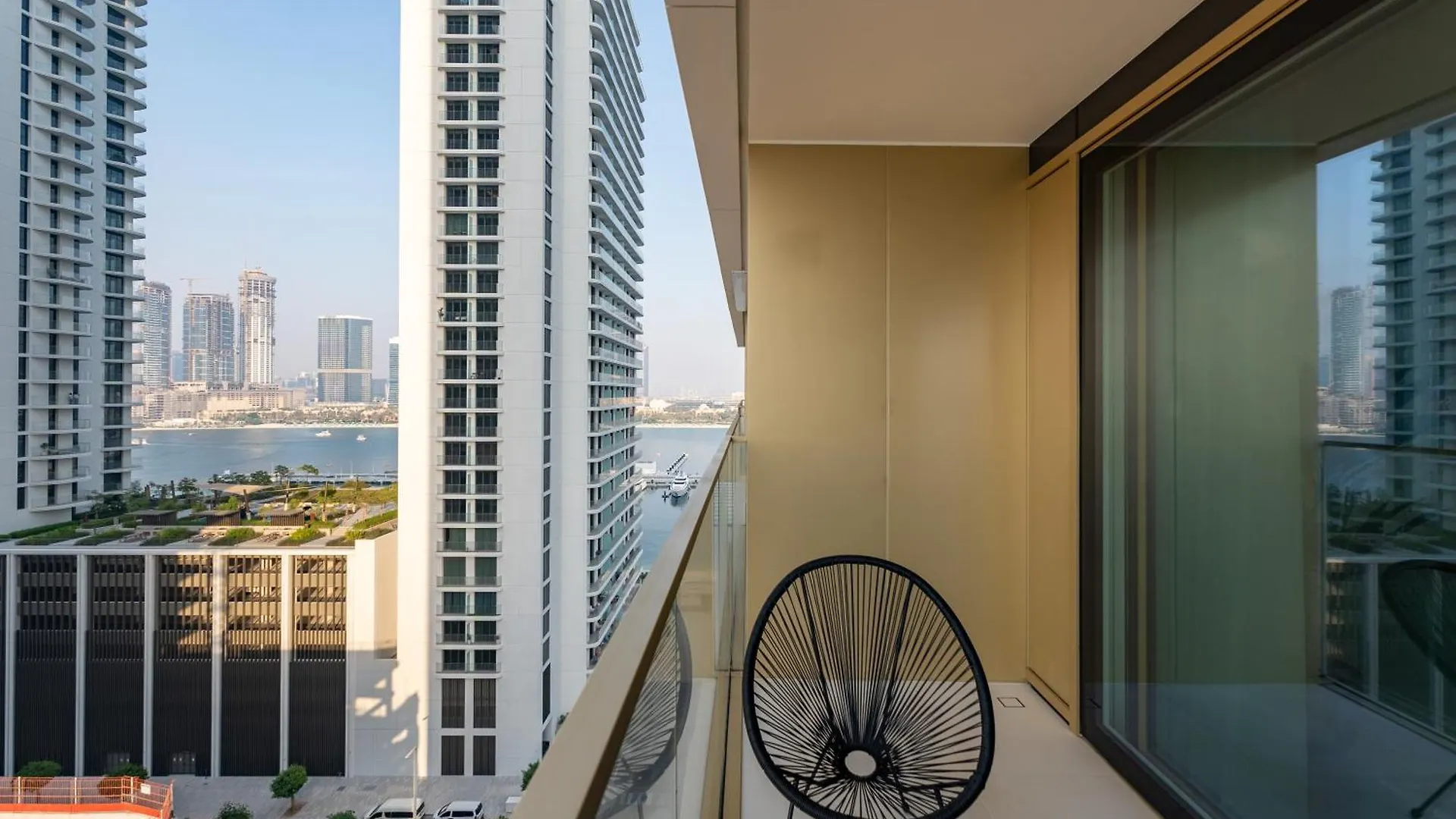 Grand Bleu, Emaar Beachfront - Mint Stay Дубай 0*,  ОАЭ