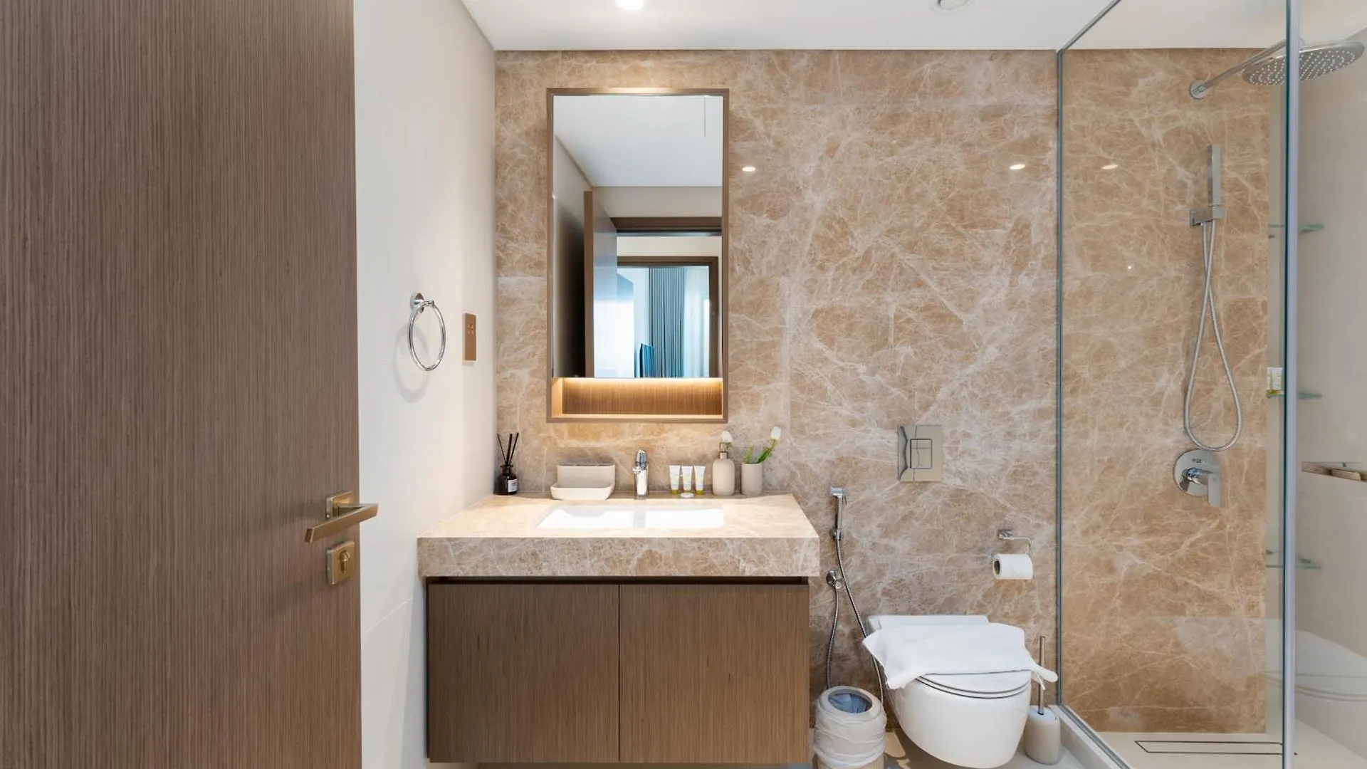 Grand Bleu, Emaar Beachfront - Mint Stay Дубай Апартаменты