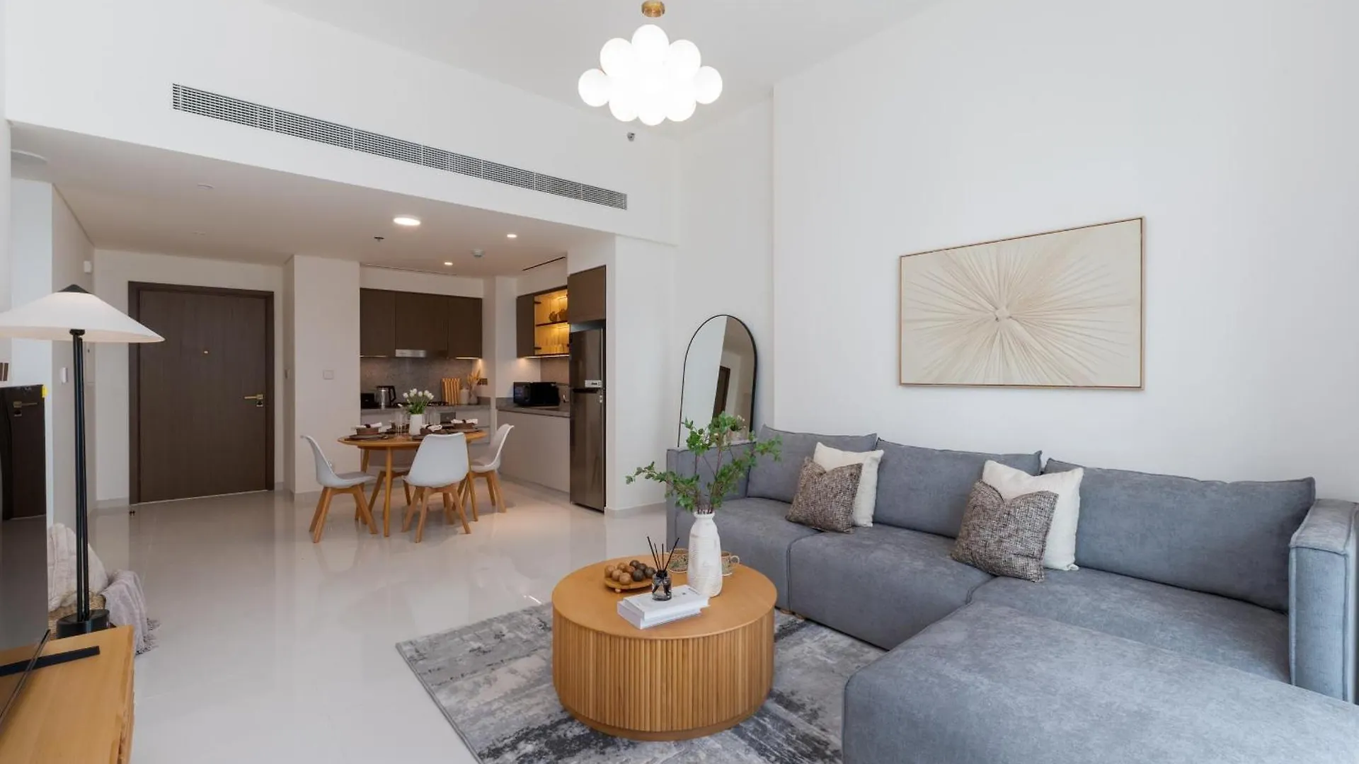 Апартаменты Grand Bleu, Emaar Beachfront - Mint Stay Дубай