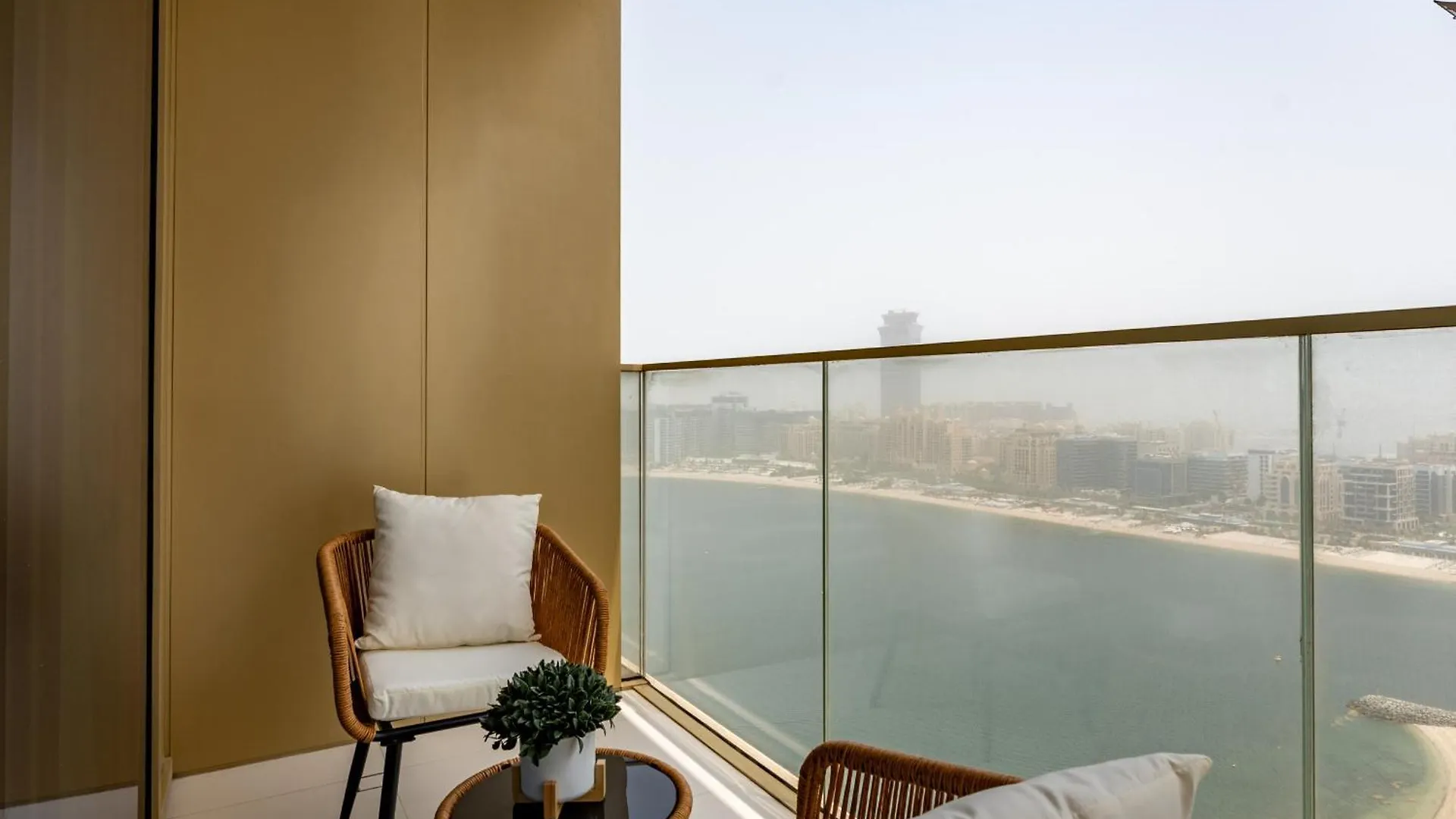 Grand Bleu, Emaar Beachfront - Mint Stay Дубай 0*,