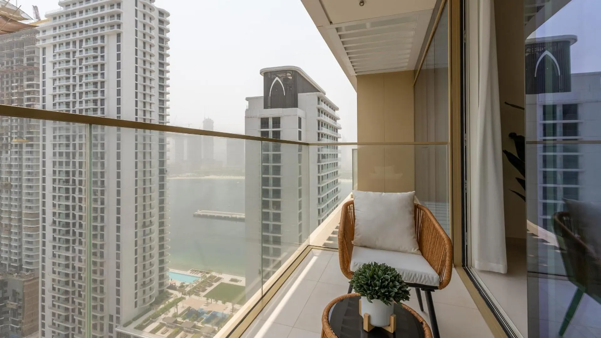 Апартаменты Grand Bleu, Emaar Beachfront - Mint Stay Дубай